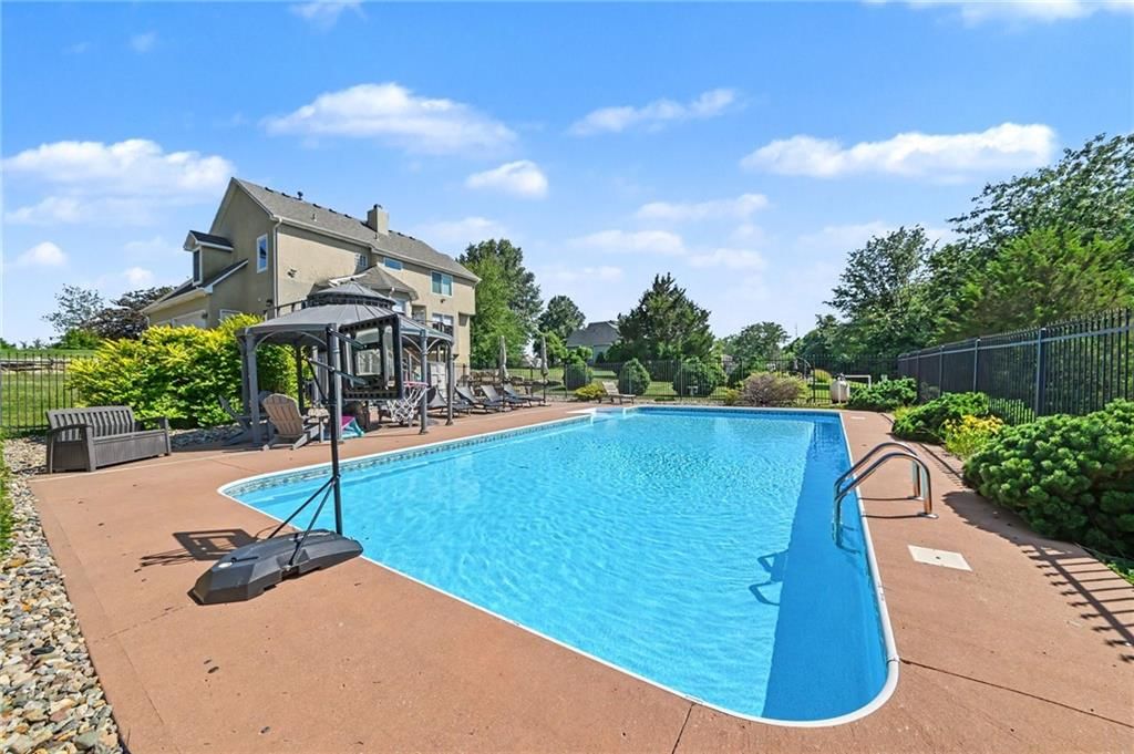 4002 Independence Boulevard — photo 42