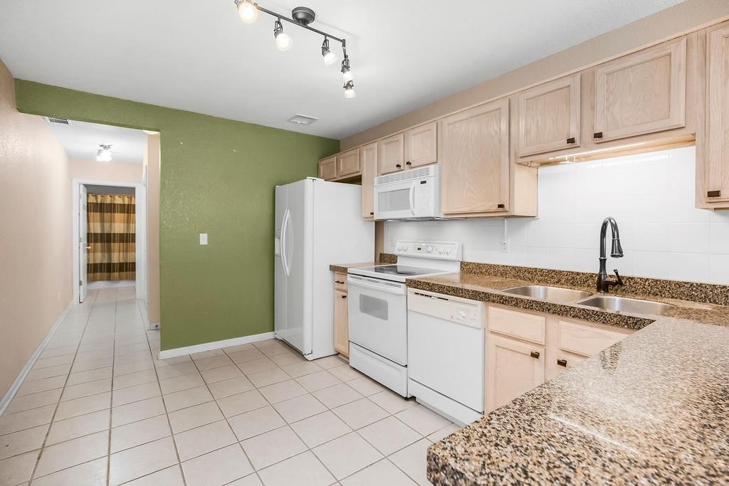 6160 NE Kensington Drive — photo 16