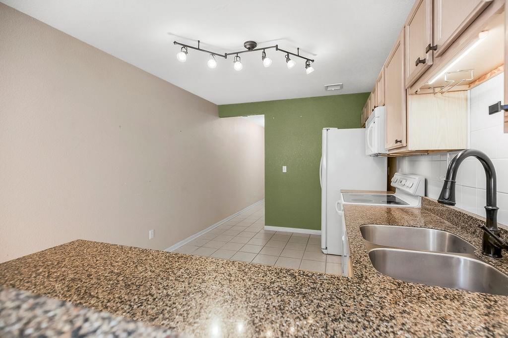 6160 NE Kensington Drive — photo 17