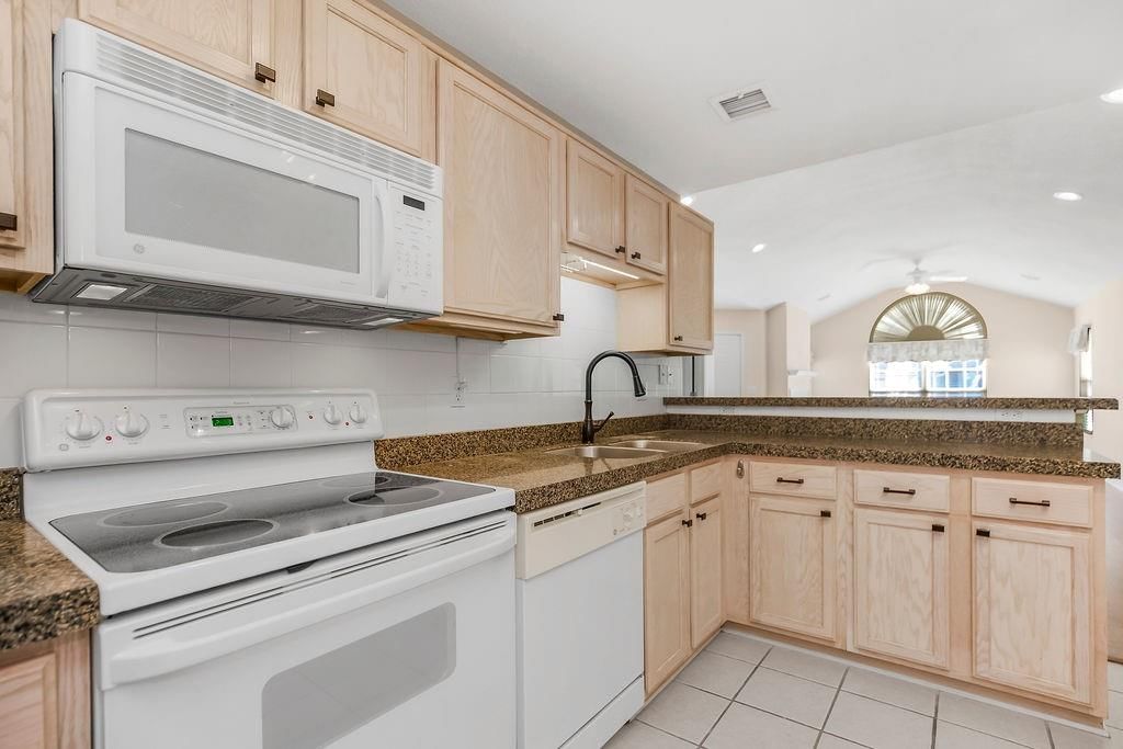 6160 NE Kensington Drive — photo 18