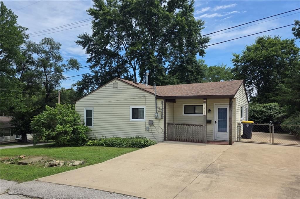 9226 Walnut Street — photo 3