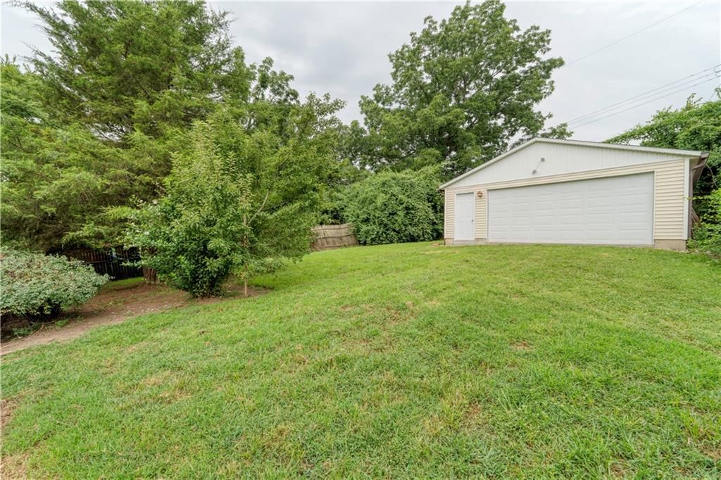 9226 Walnut Street — photo 21