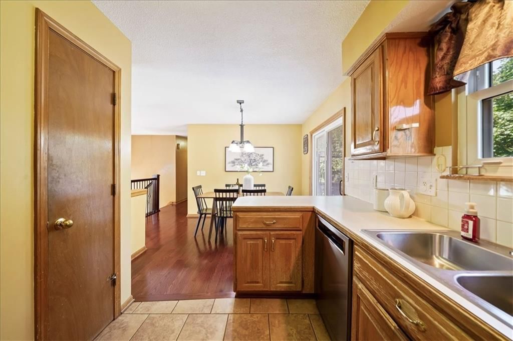 6118 Parkhill Street — photo 11