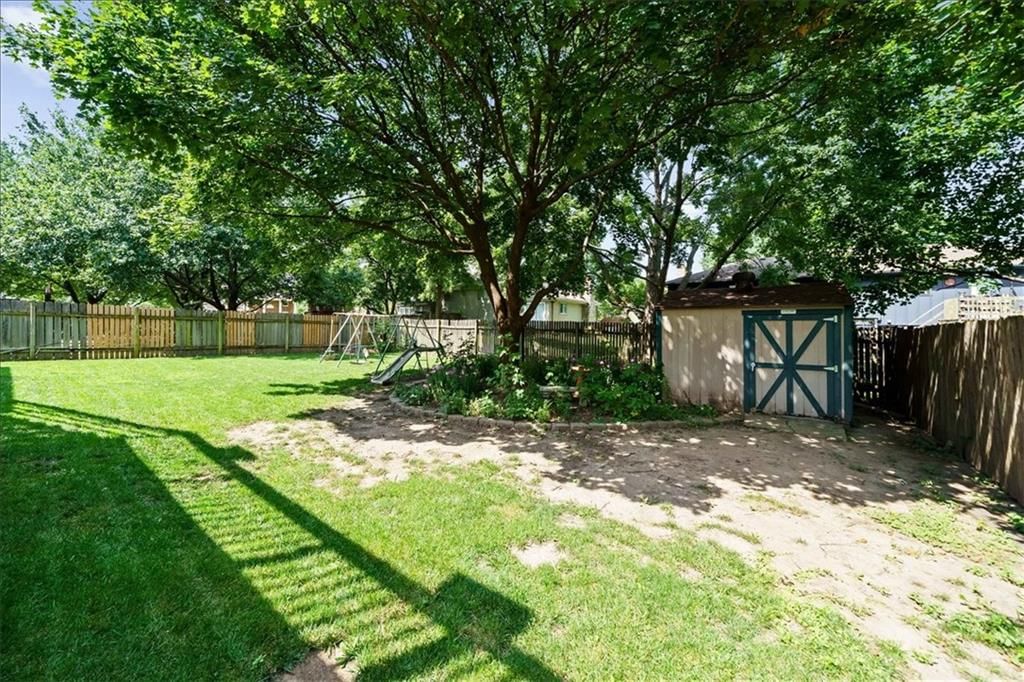 6118 Parkhill Street — photo 28