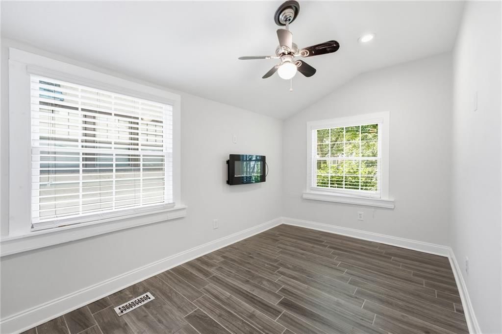 7135 Jefferson Street — photo 15