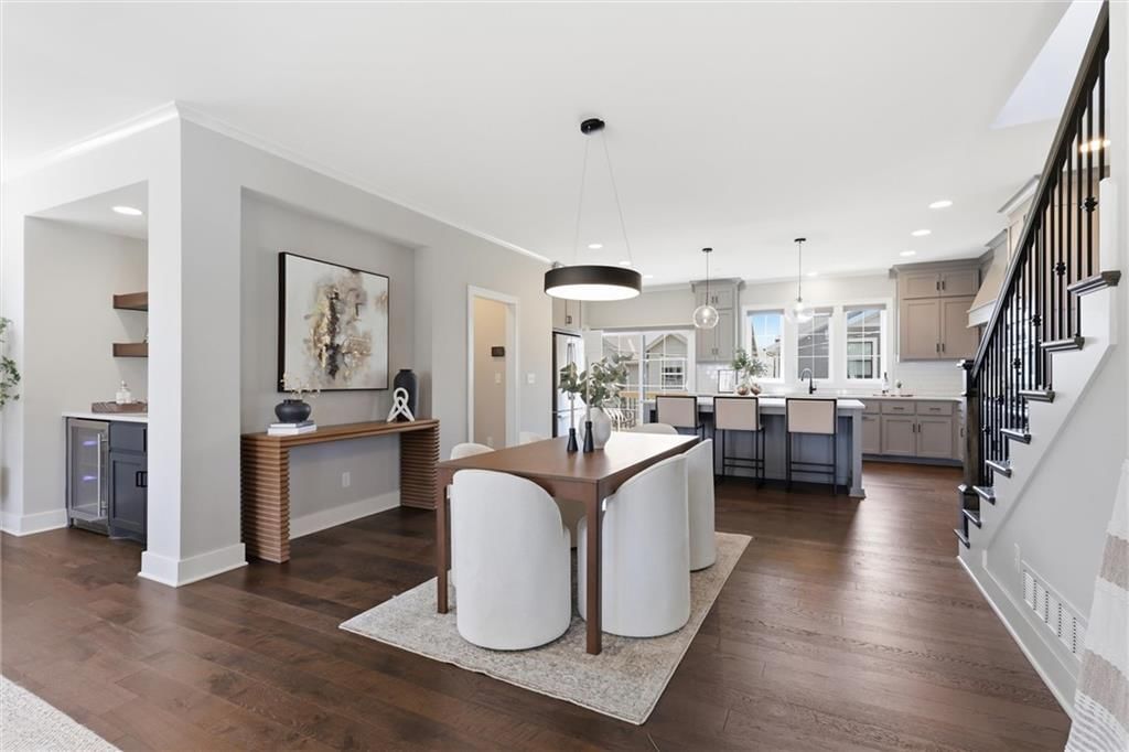 733 W 44th Terrace — photo 10