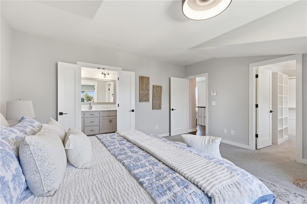 733 W 44th Terrace — photo 24