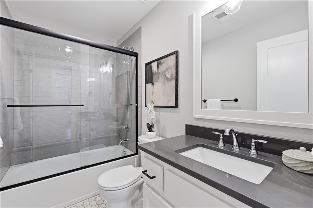 733 W 44th Terrace — photo 30