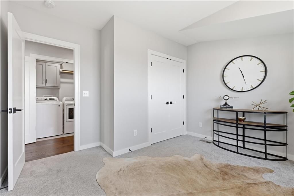 733 W 44th Terrace — photo 32
