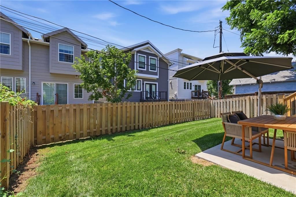 733 W 44th Terrace — photo 35