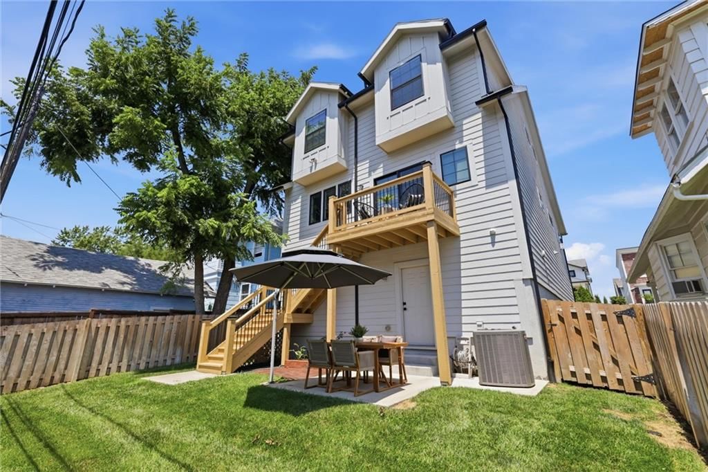 733 W 44th Terrace — photo 36