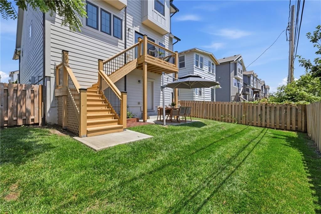 733 W 44th Terrace — photo 37