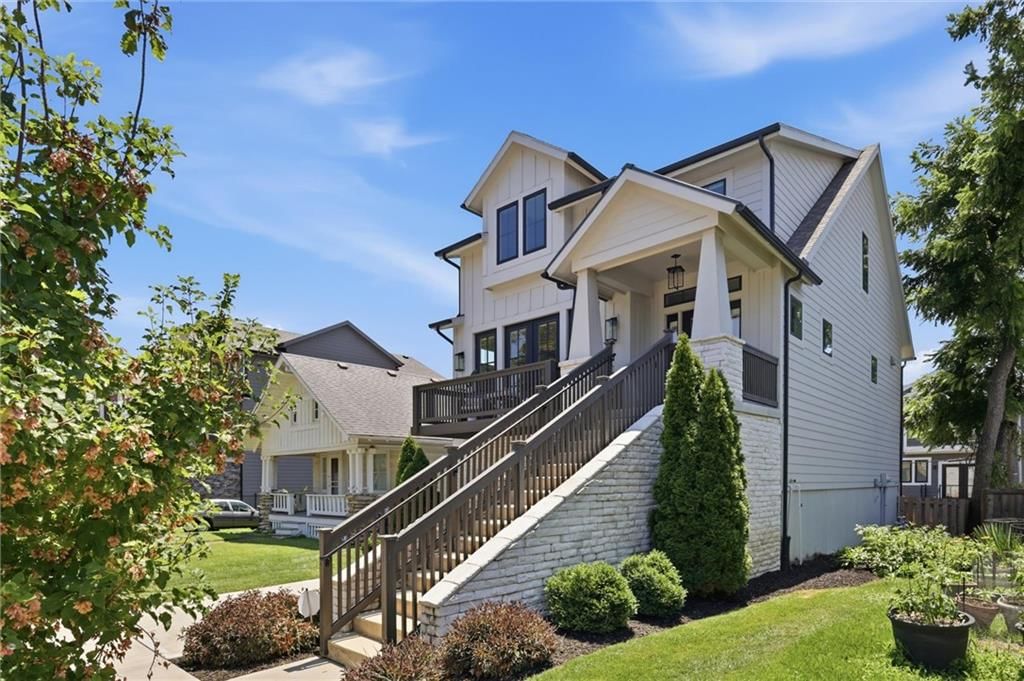 733 W 44th Terrace — photo 40