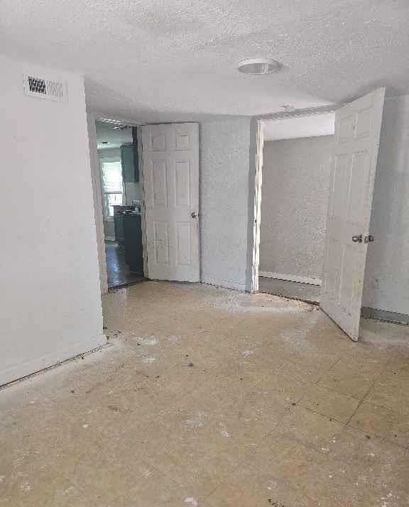 2720 N 75th Terrace — photo 8
