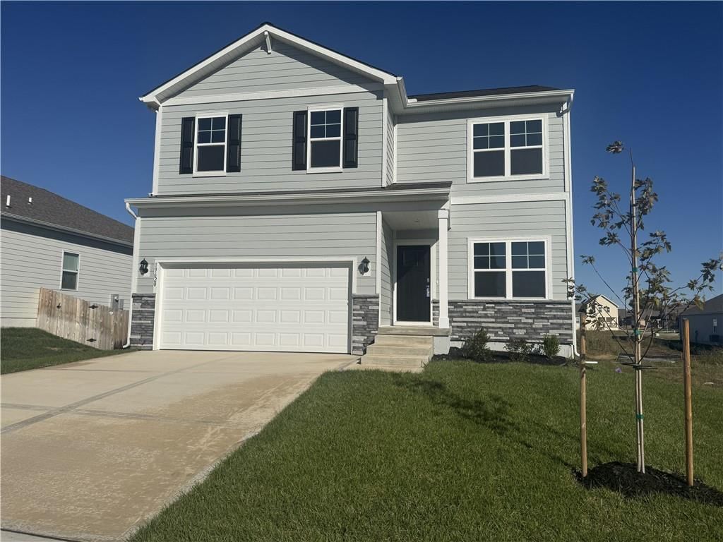 306 Lake Meadows Drive — photo 1