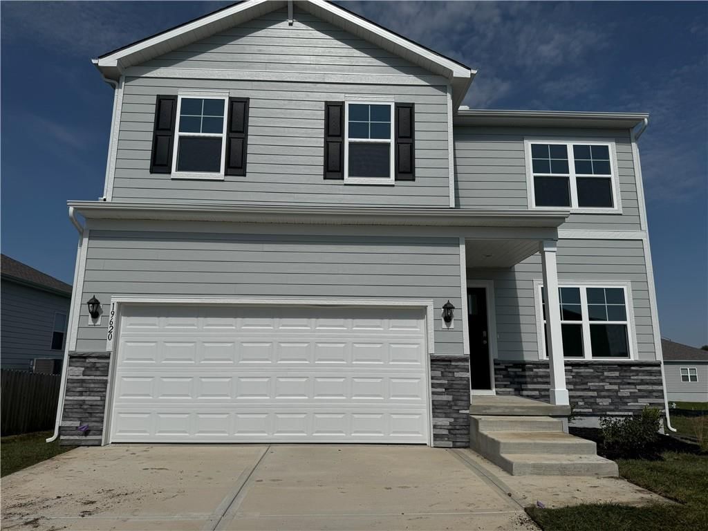 306 Lake Meadows Drive — photo 2