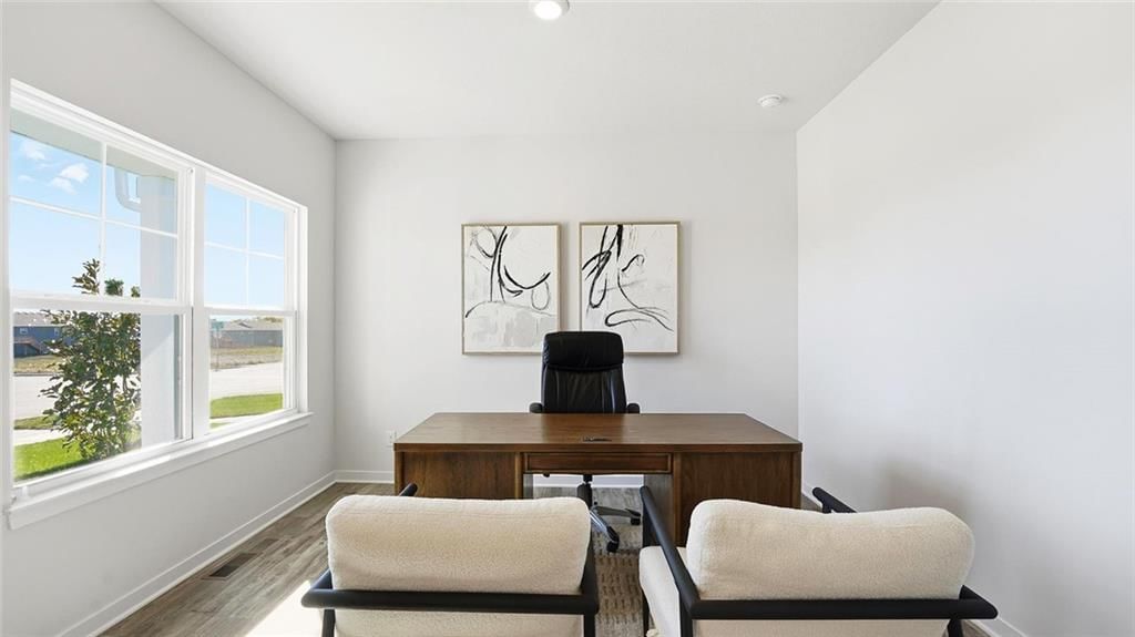 306 Lake Meadows Drive — photo 4