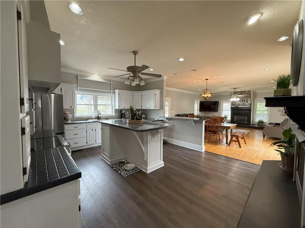 2216 Country Club Drive — photo 6