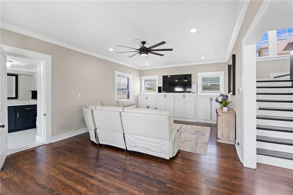 804 W 33rd Street — photo 10