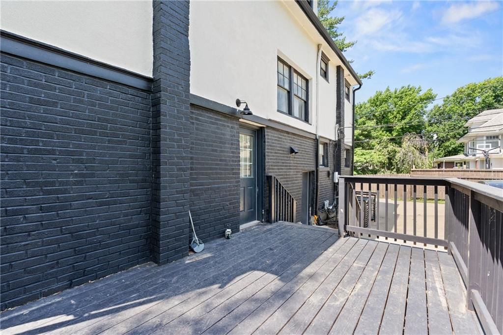 804 W 33rd Street — photo 33