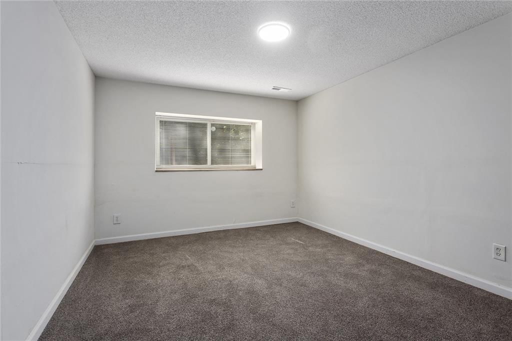 2902 NW Mill Place — photo 10