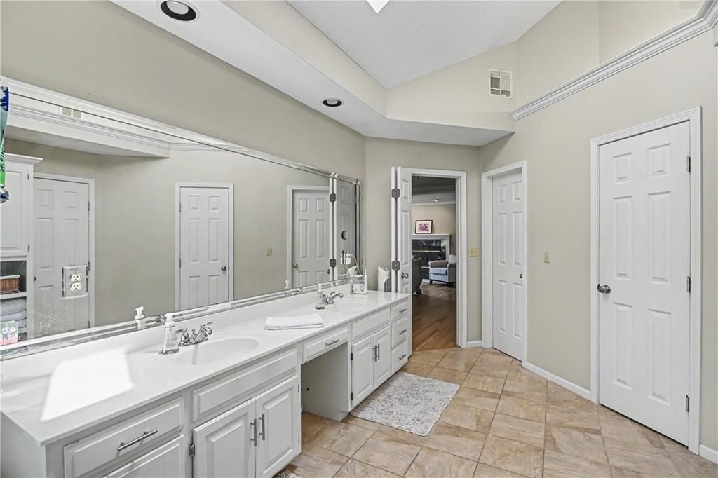 4110 W 110TH Street — photo 40