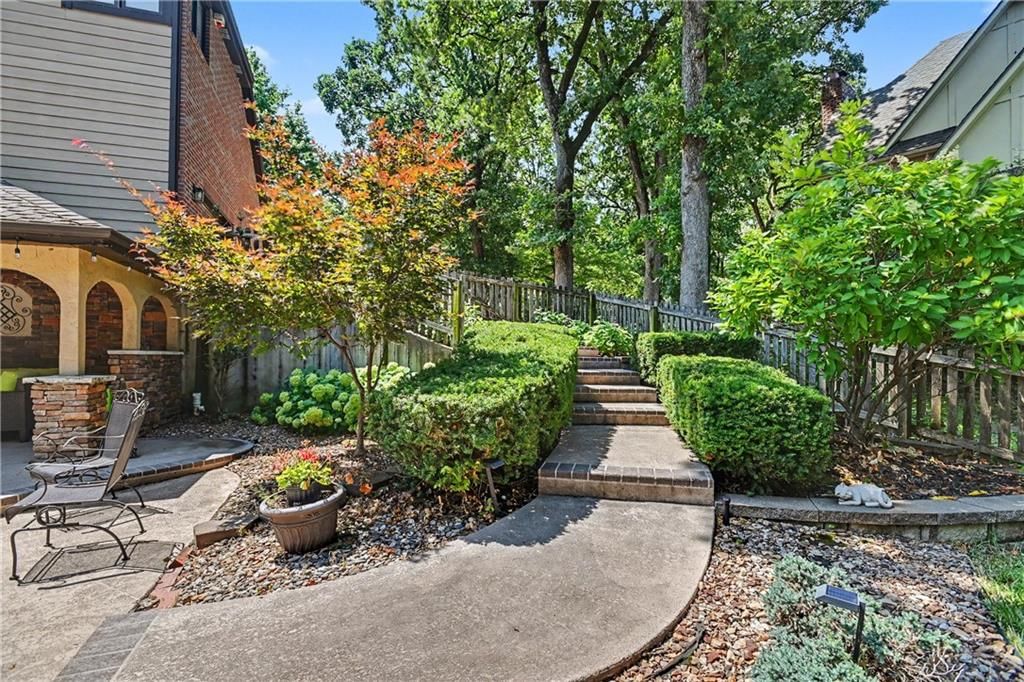 4110 W 110TH Street — photo 59