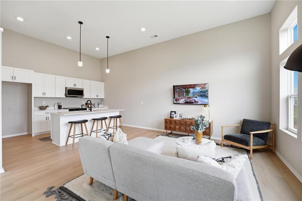 1402 S 4th Street E — photo 10