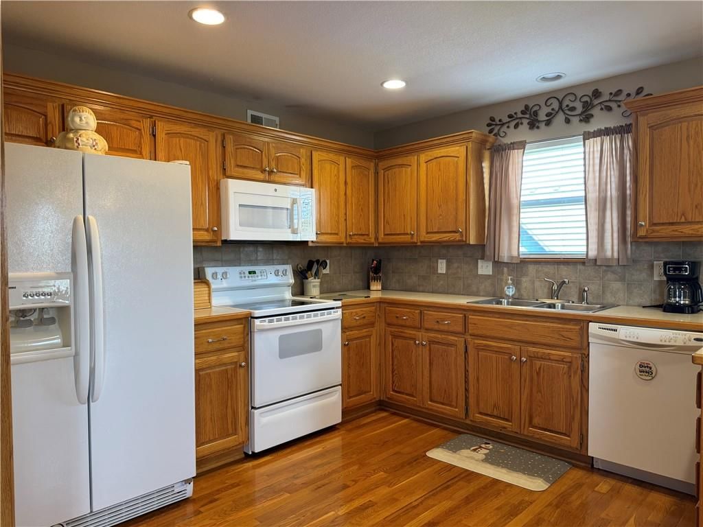 1410 BRIDGET Boulevard — photo 3