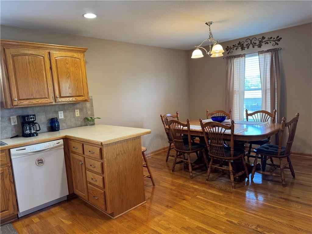 1410 BRIDGET Boulevard — photo 5