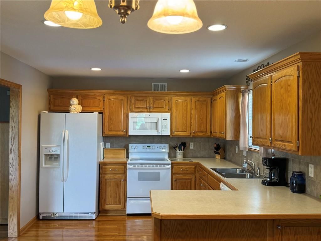 1410 BRIDGET Boulevard — photo 7