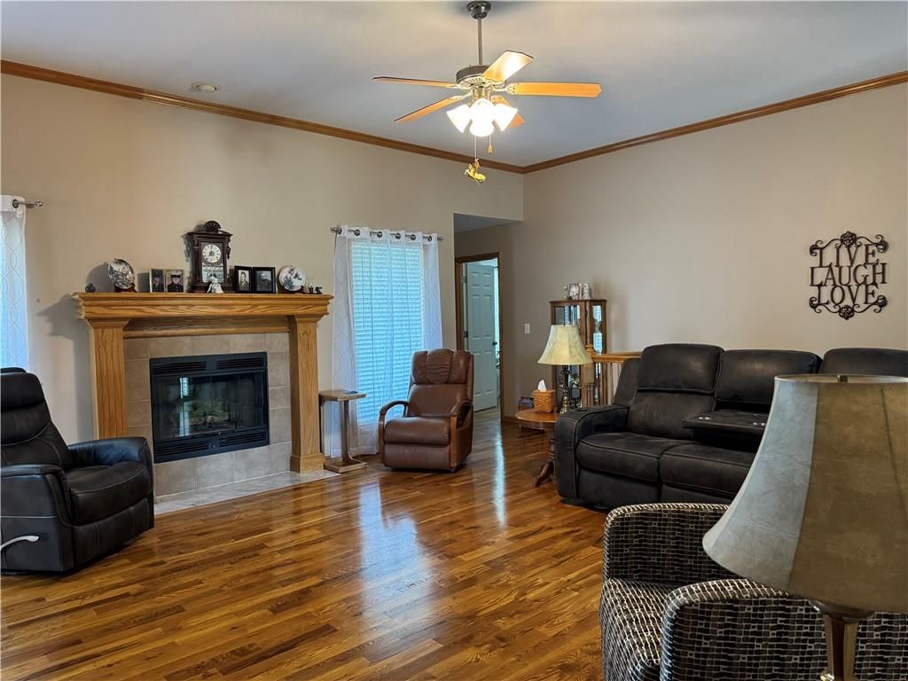 1410 BRIDGET Boulevard — photo 8