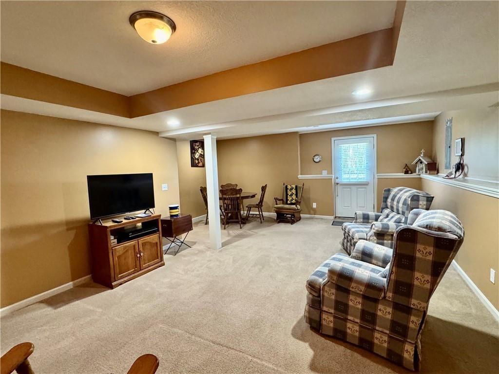 1410 BRIDGET Boulevard — photo 27