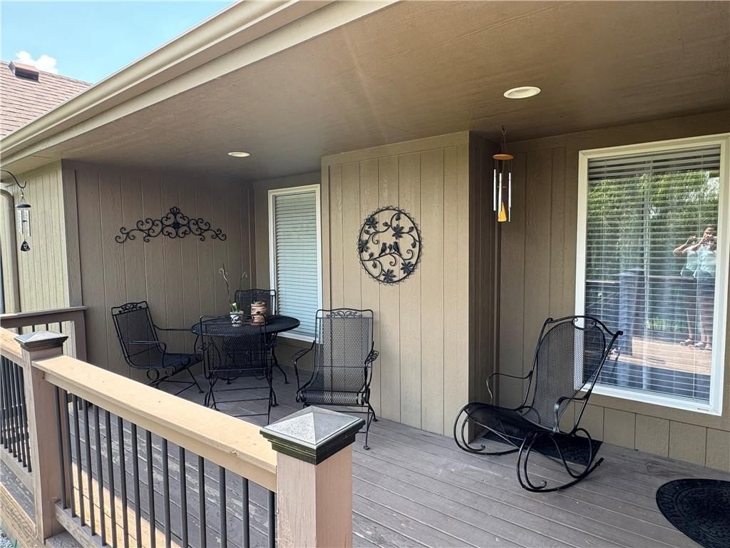 1410 BRIDGET Boulevard — photo 30