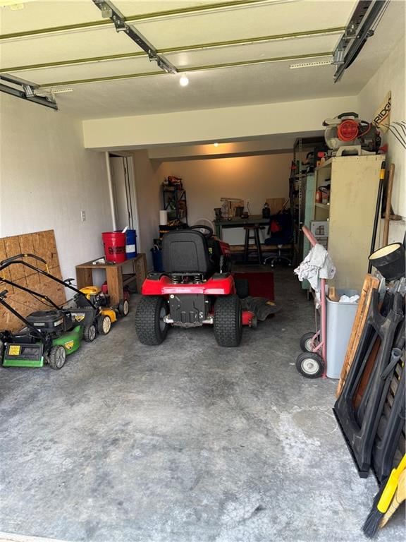 1410 BRIDGET Boulevard — photo 36