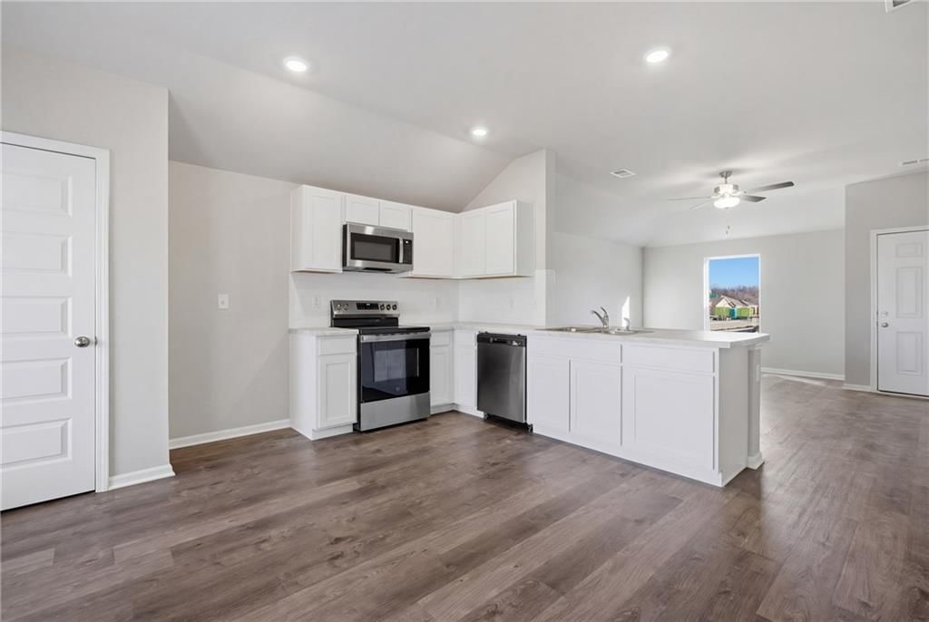 620 W Bluebird Street — photo 2