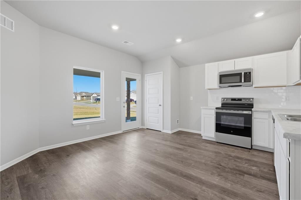 620 W Bluebird Street — photo 3
