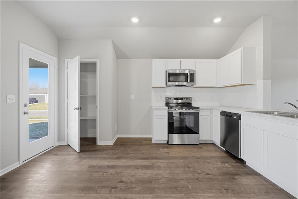 620 W Bluebird Street — photo 6