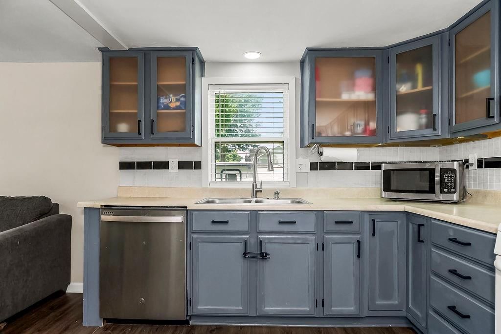 200 E Mccarty Street — photo 8