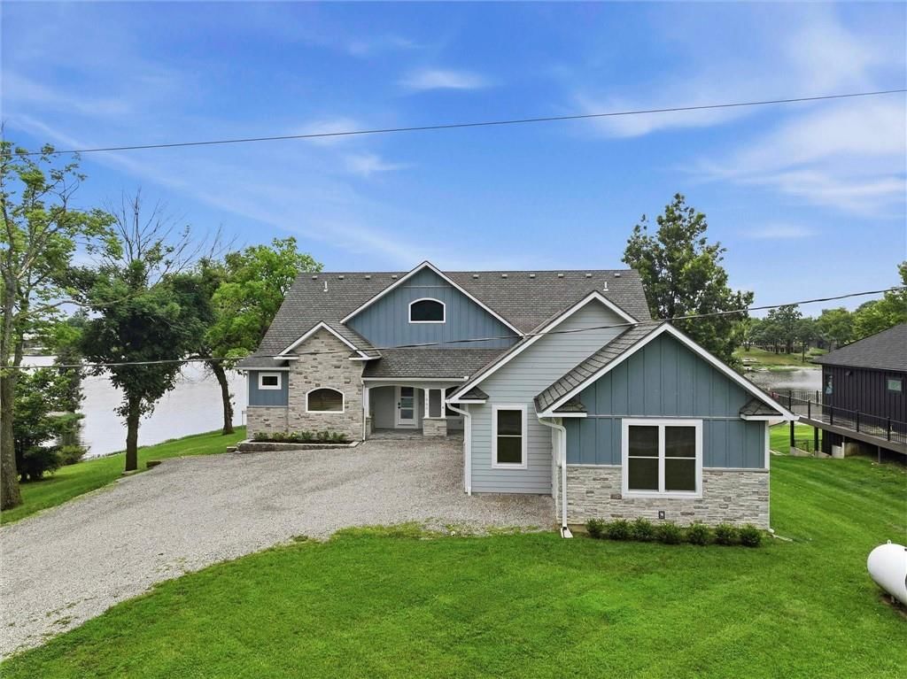 1560 Lake Viking Terrace — photo 1
