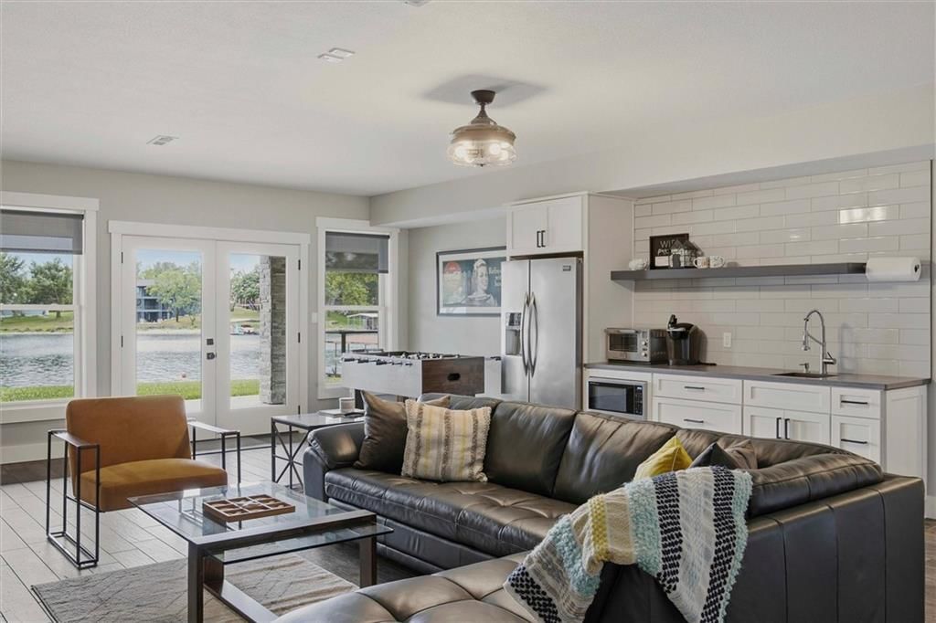 1560 Lake Viking Terrace — photo 40