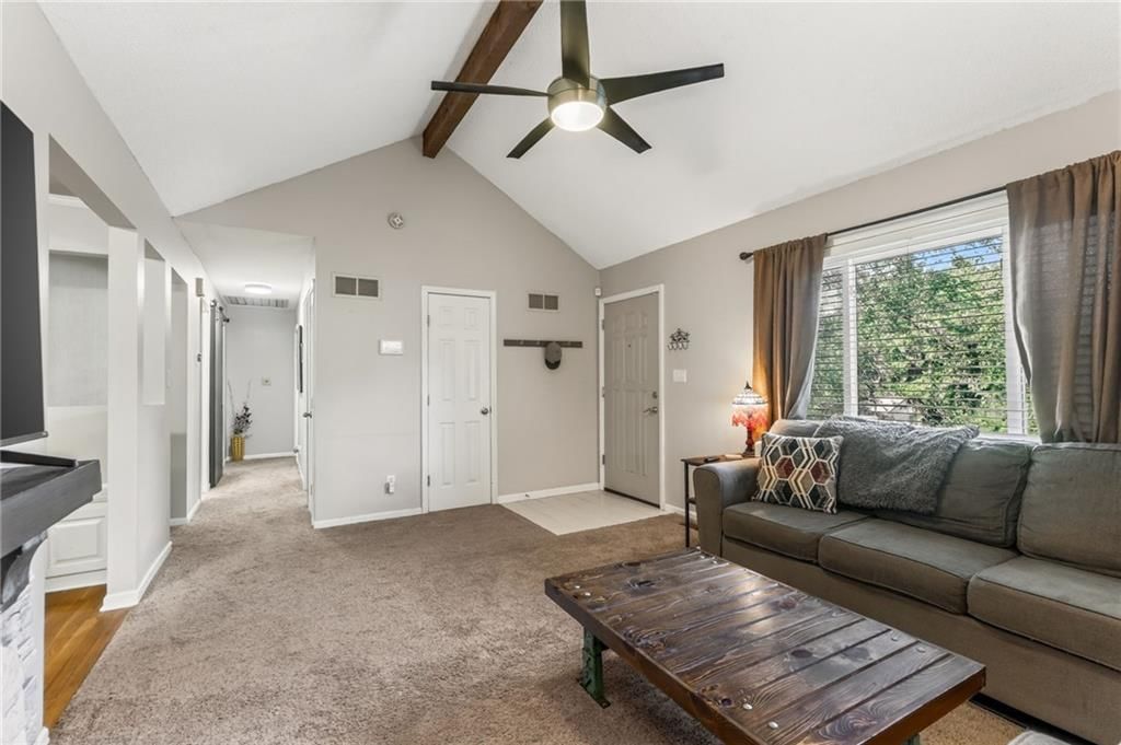 Photo 26 of 33 - 4625 N Bennington Avenue, Kansas City, MO 64117