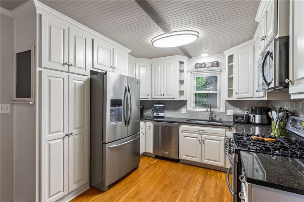 Photo 33 of 33 - 4625 N Bennington Avenue, Kansas City, MO 64117