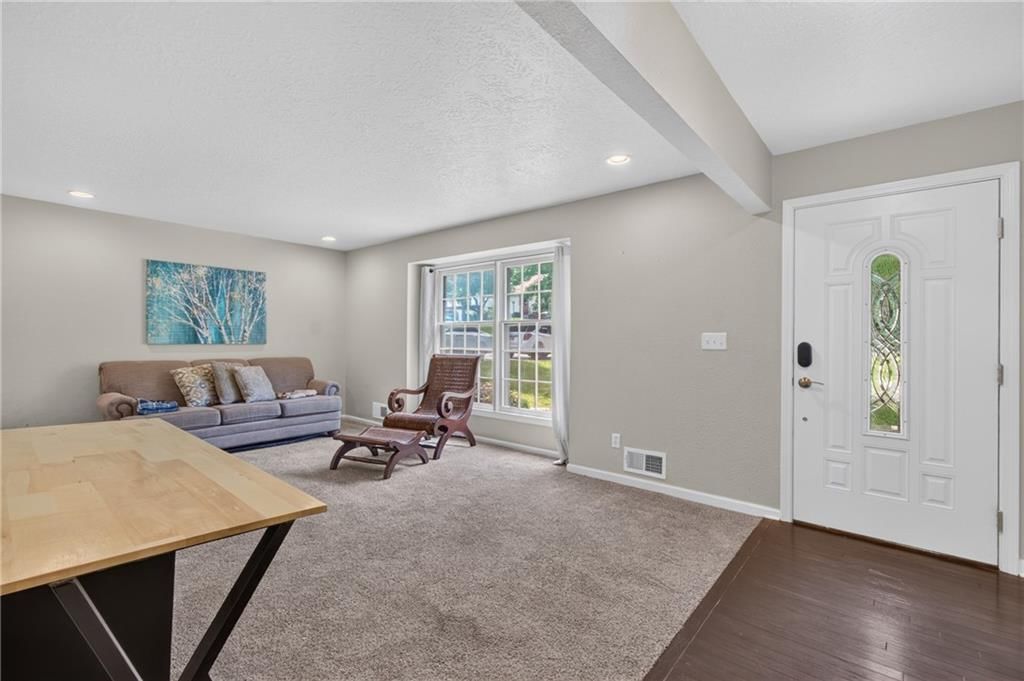 7823 Woodson Road — photo 3