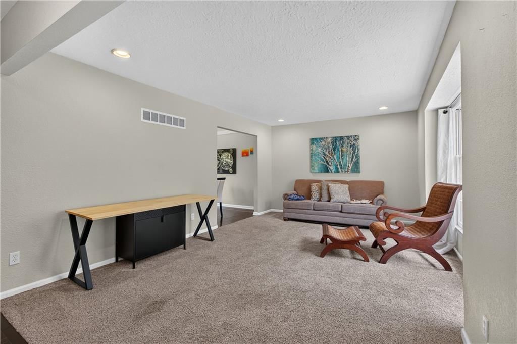 7823 Woodson Road — photo 5