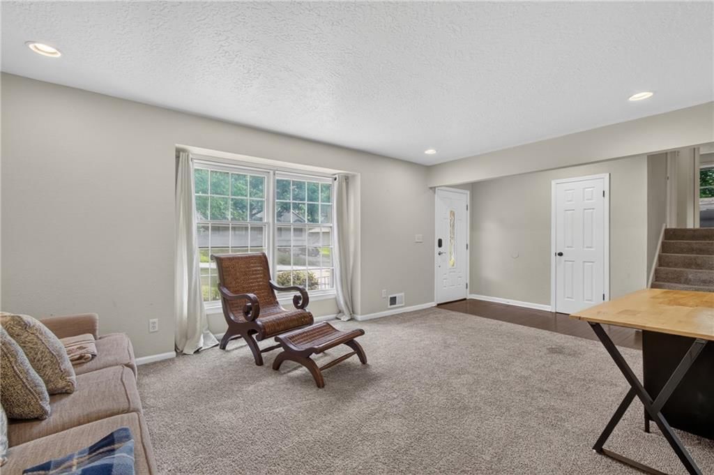 7823 Woodson Road — photo 6