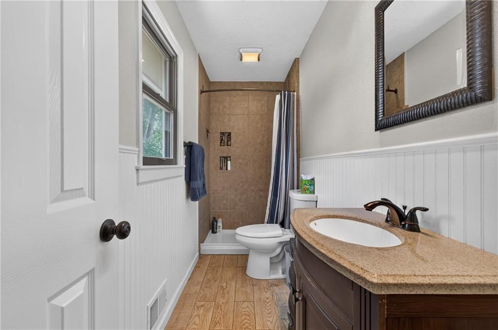 7823 Woodson Road — photo 19