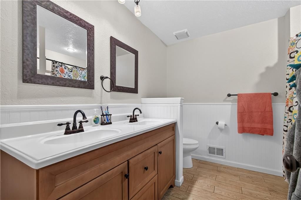 7823 Woodson Road — photo 22