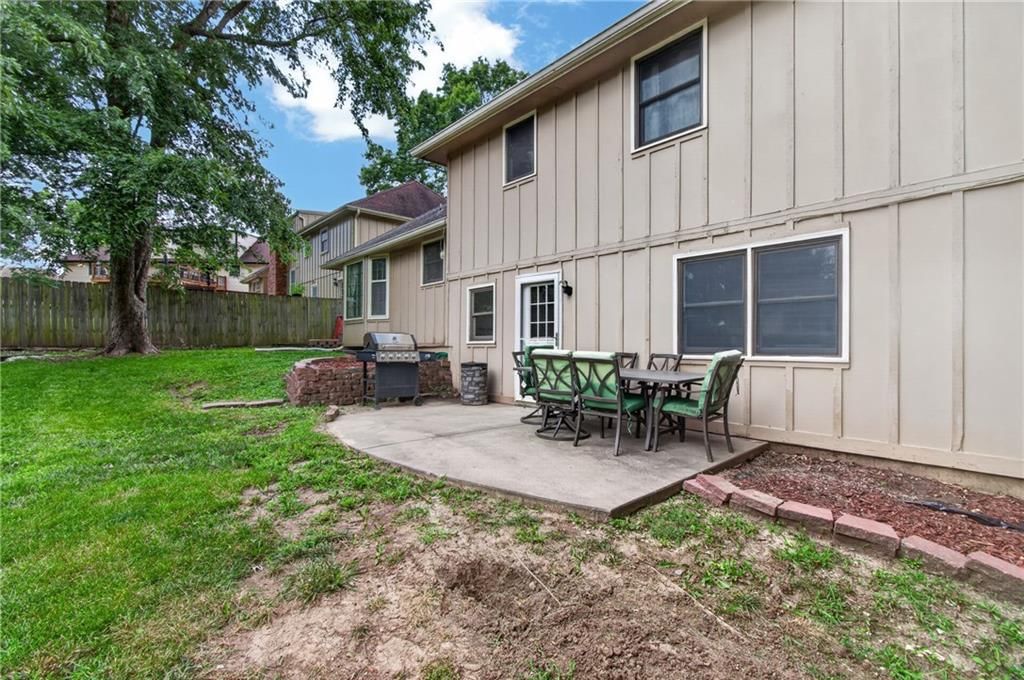 7823 Woodson Road — photo 35