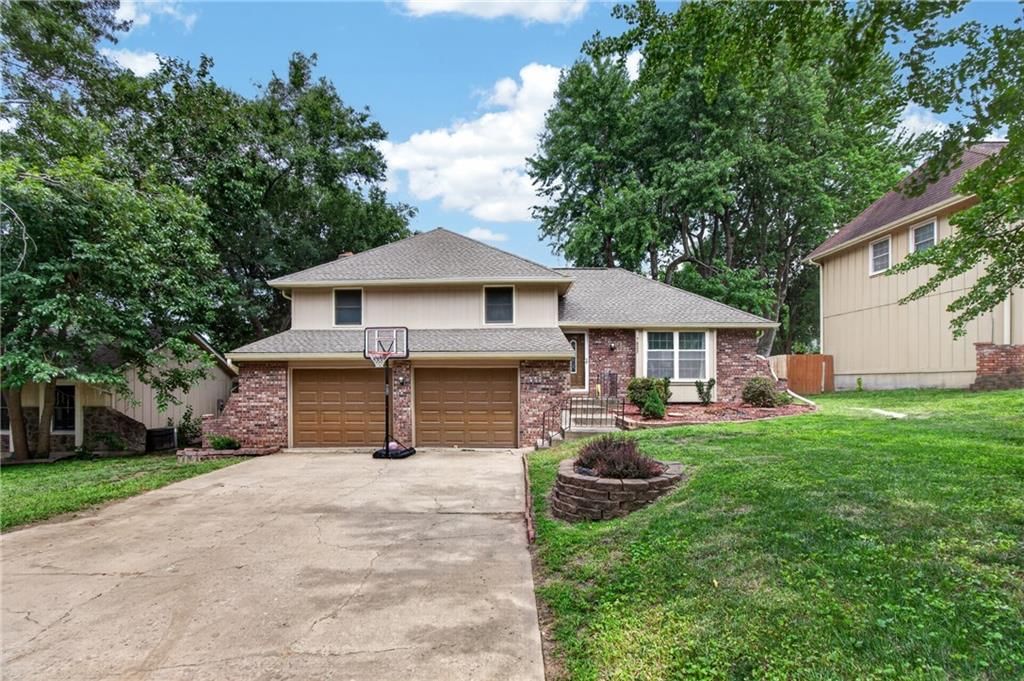 7823 Woodson Road — photo 38